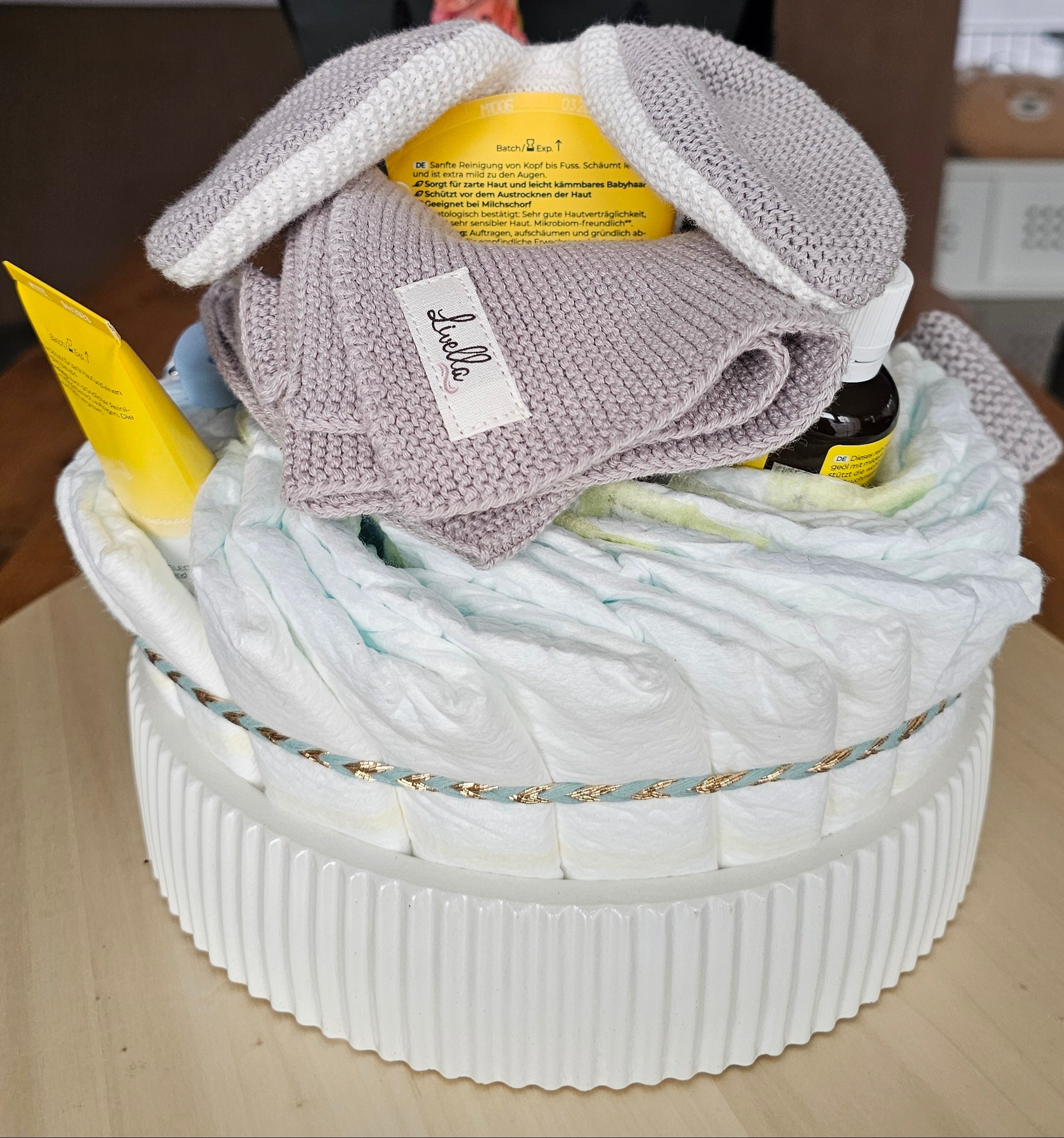 Windeltorte klein in handgegossener, personalisierter Gipsschale